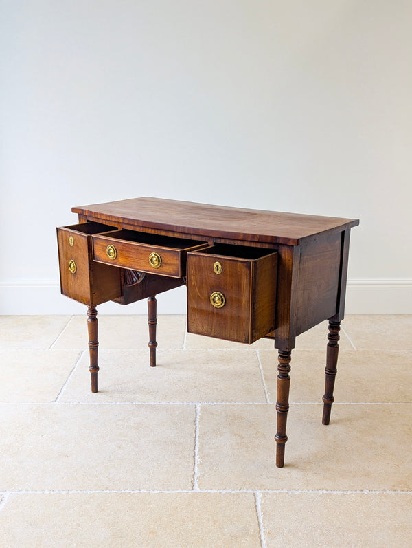 Antique Georgian Mahogany Bow-Front Side Table c.1800