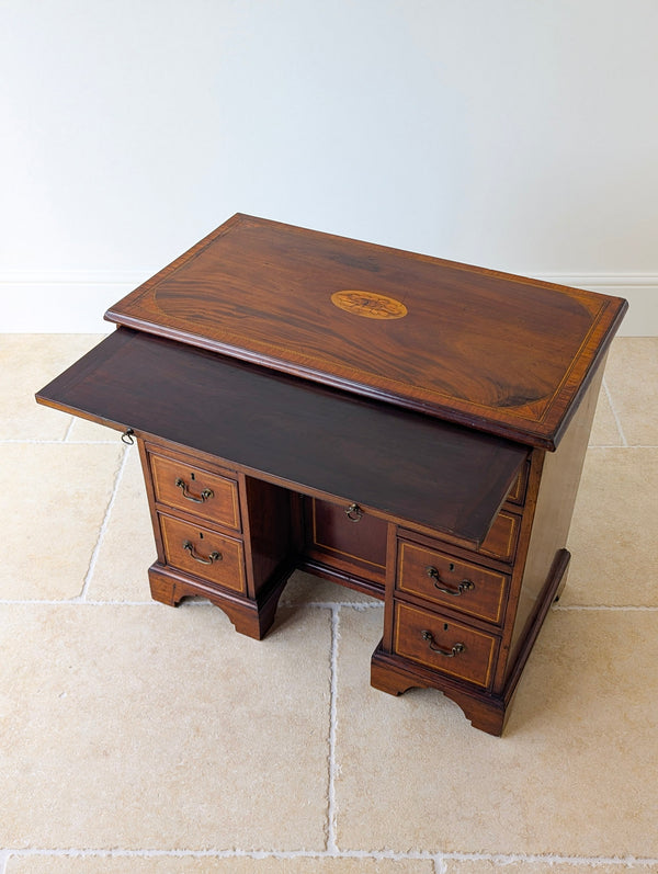 Antique Georgian Sheraton Mahogany Kneehole Desk c.1790