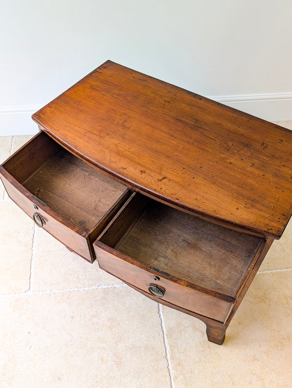 Antique Georgian Mahogany Bowfront Chest of Drawers c.1800