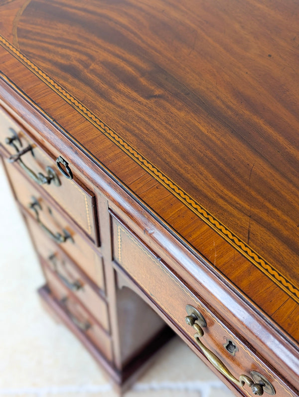 Antique Georgian Sheraton Mahogany Kneehole Desk c.1790