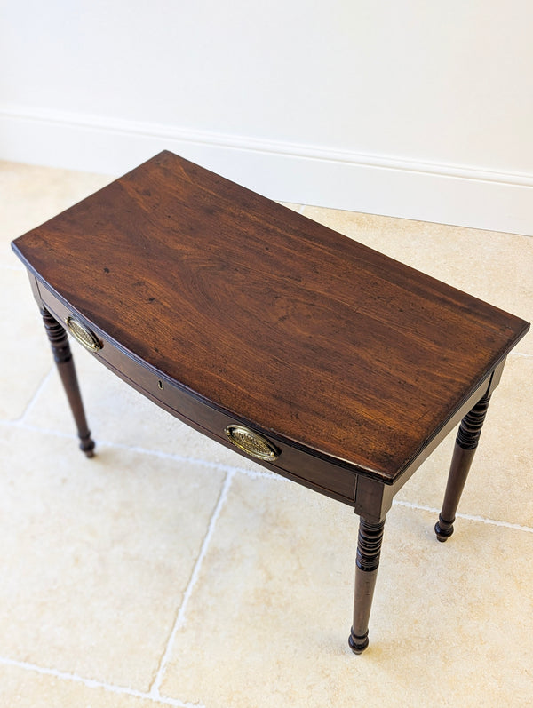 Antique Georgian Mahogany Bow-Front Writing Table c.1810