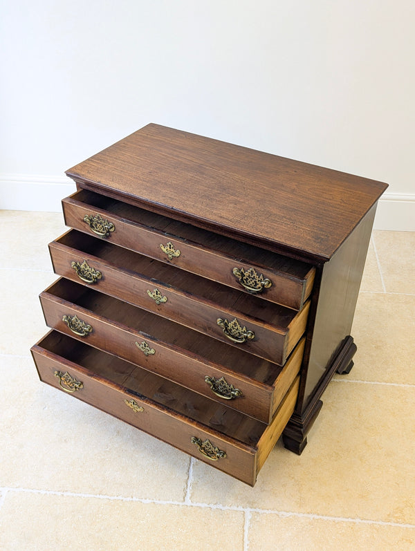 Antique George II Mahogany Chippendale Period Chest of Drawers c.1750