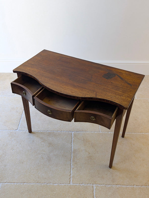 Antique Georgian Mahogany Serpentine Side Table c.1800