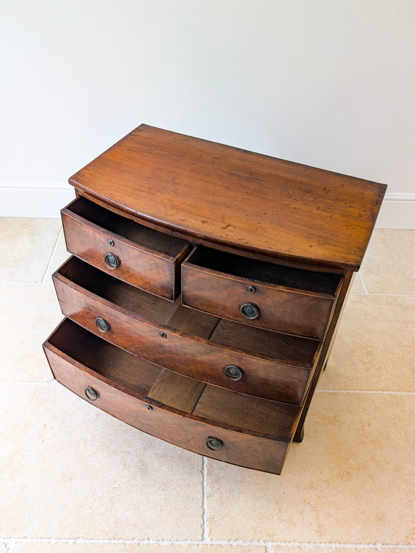 Antique Georgian Mahogany Bowfront Chest of Drawers c.1800