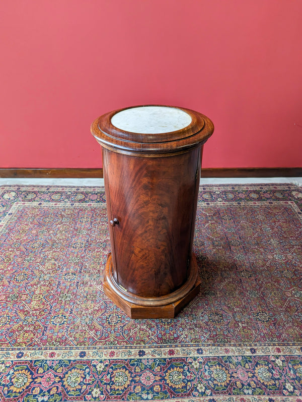 Antique Victorian Mahogany Circular Pot Cupboard / Bedside