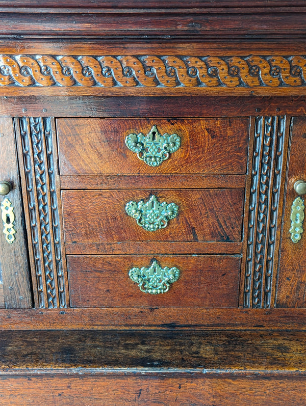 Antique 18th Century Welsh Oak Court Cupboard / Didarn