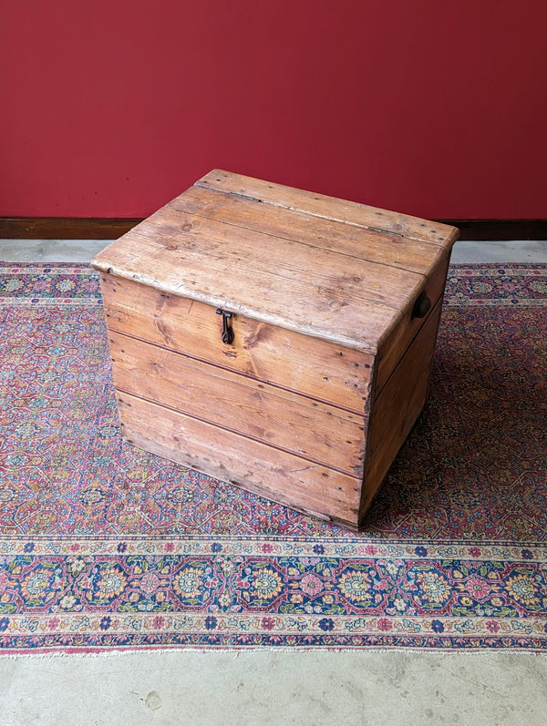 Vintage Pine Lidded Storage Box