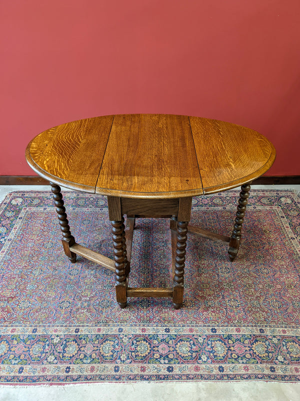 Antique Bobbin Leg Drop Leaf Oval Oak Gateleg Breakfast Table / Small Dining Table