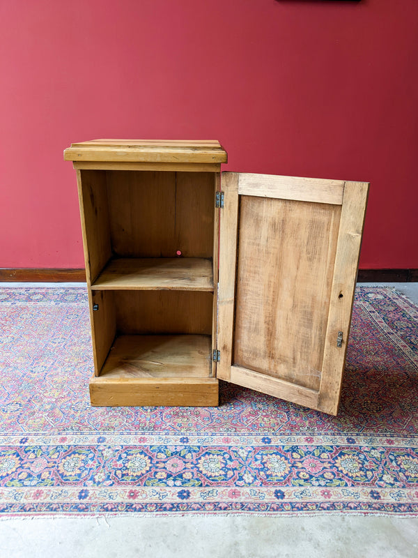 Antique 19th Century Satinwood Pot Cupboard / Bedside Cabinet