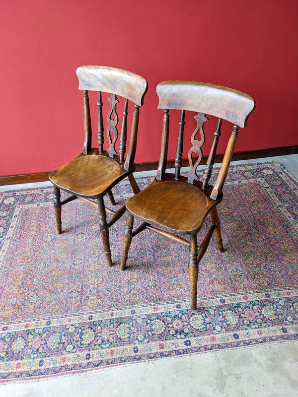 Pair of 19th Century Elm Farmhouse Windsor Chairs