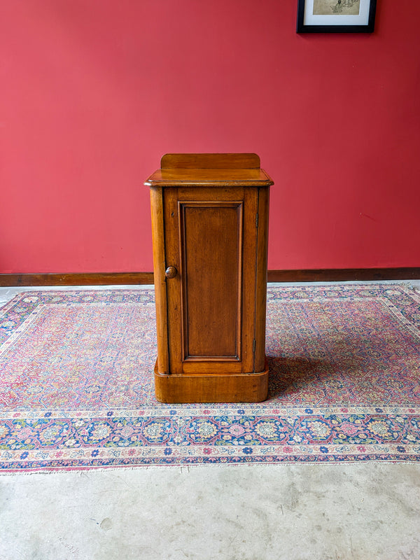 Antique Victorian Mahogany Pot Cupboard / Bedside Cabinet