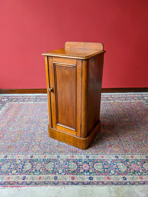 Antique Victorian Mahogany Pot Cupboard / Bedside Cabinet