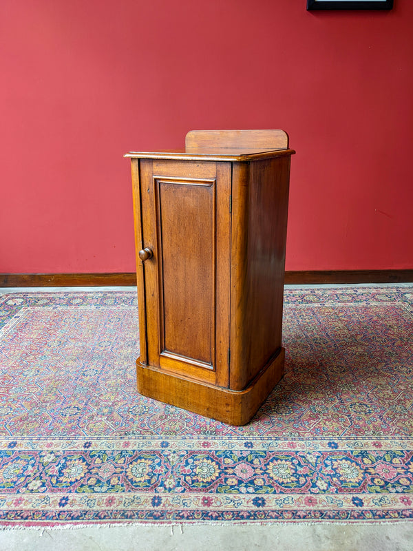 Antique Victorian Mahogany Pot Cupboard / Bedside Cabinet